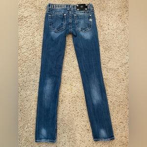 Adorable Miss Me jeans. Size 25.